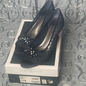 Karen Scott Maralyn Navy size 7.5 Shoes